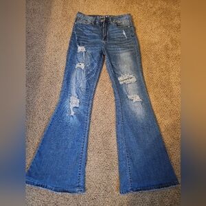 NWOT!! Women's Blue Distressed Jeans